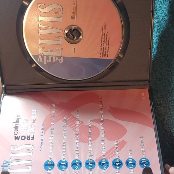 Remembering Elvis - Picture 7 of 9